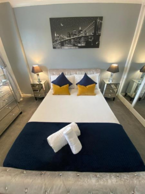 The Brook House - Spacious 3 Bed, Home From Home